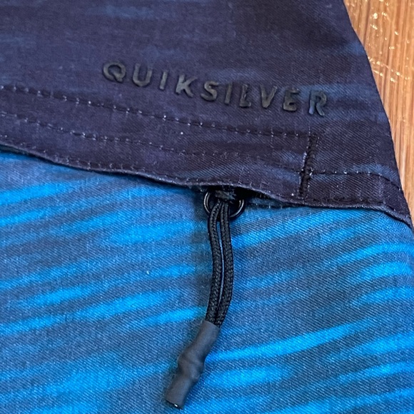 🌊Quiksilver Swim Trunks Waist 38 - Picture 5 of 9